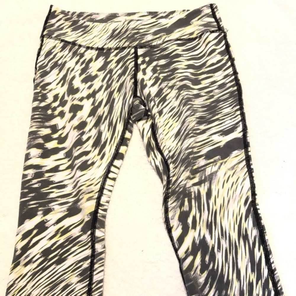 Nike Dri-Fit workout athletic capris - Medium